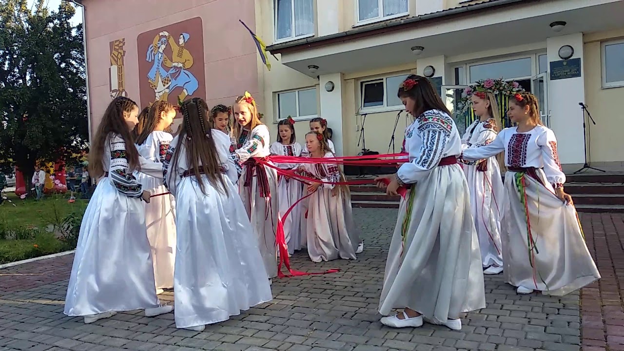 VITA OF DANCE. Танець - При долині, кущ калини.