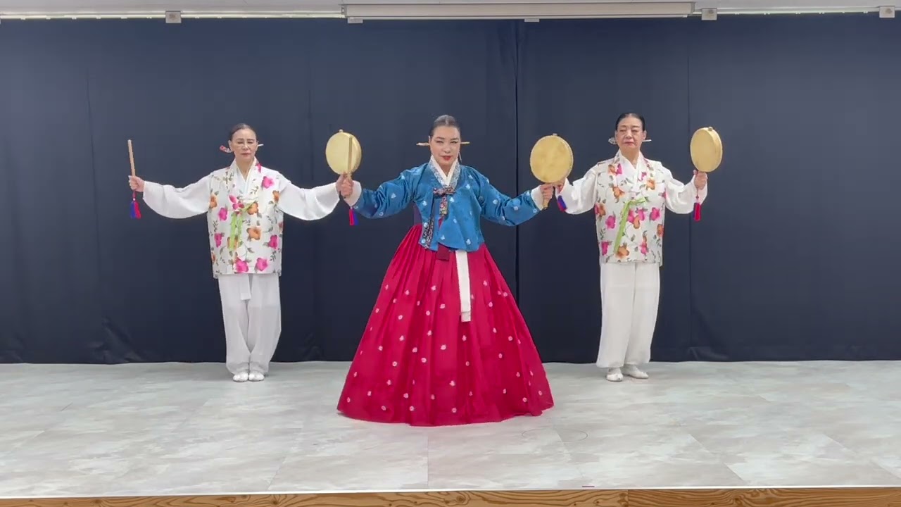 8강 한국무용소고춤풍년가