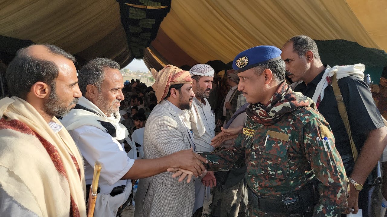 مارب | عدد من القادة و الشخصيات الاجتماعية يقدمون واجب العزاء في وفاة والدة الشهيد عبدالرب الشدادي