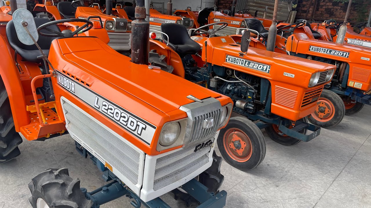 Máy cày Kubota đủ loại mới về tại bãi Long an . Từ xe nhỏ đến xe lớn . Đủ loại . Lh 0867458433