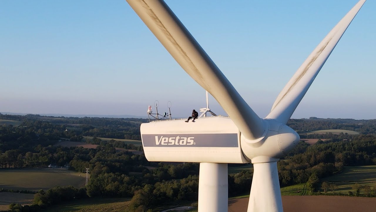 Sunset windturbine climb