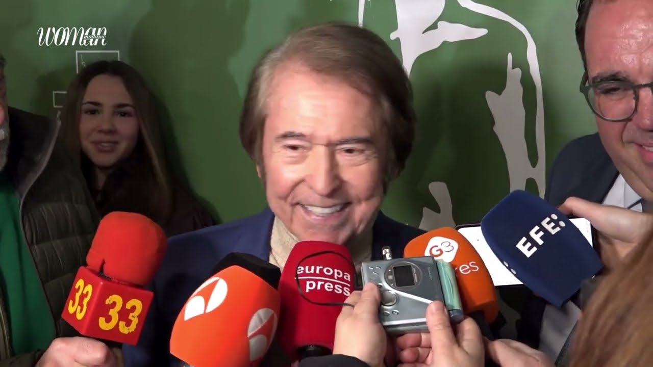 Raphael reaparece arropado por su familia en un homenaje en Boadilla: 