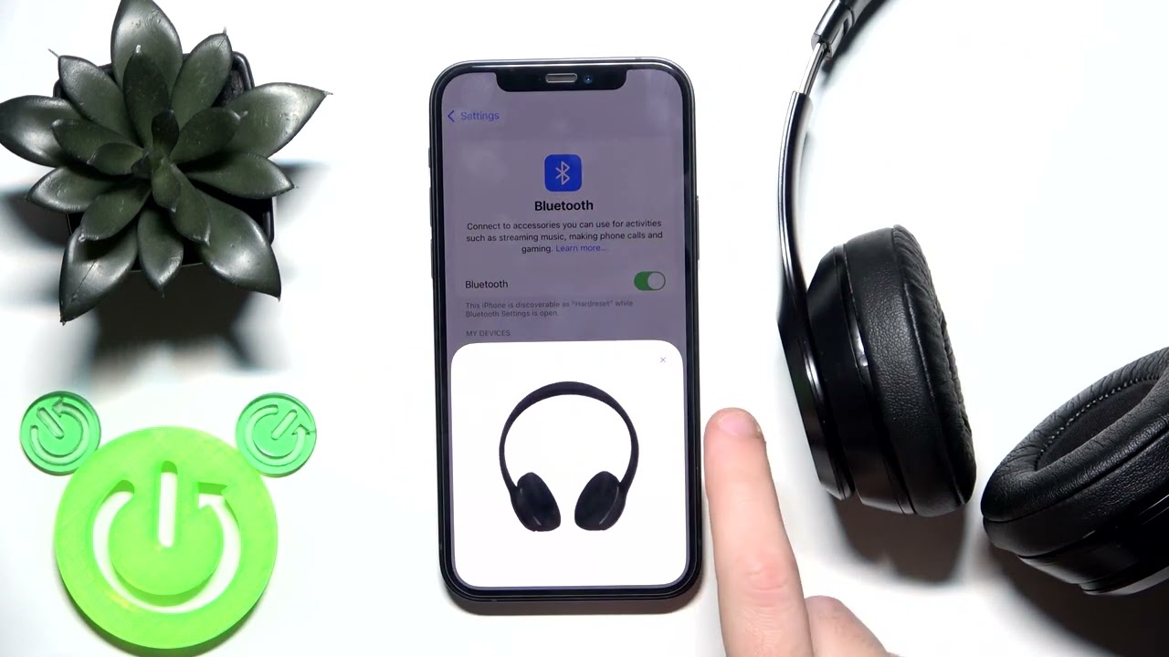 BEATS Solo3 – How to Hard Reset Headphones
