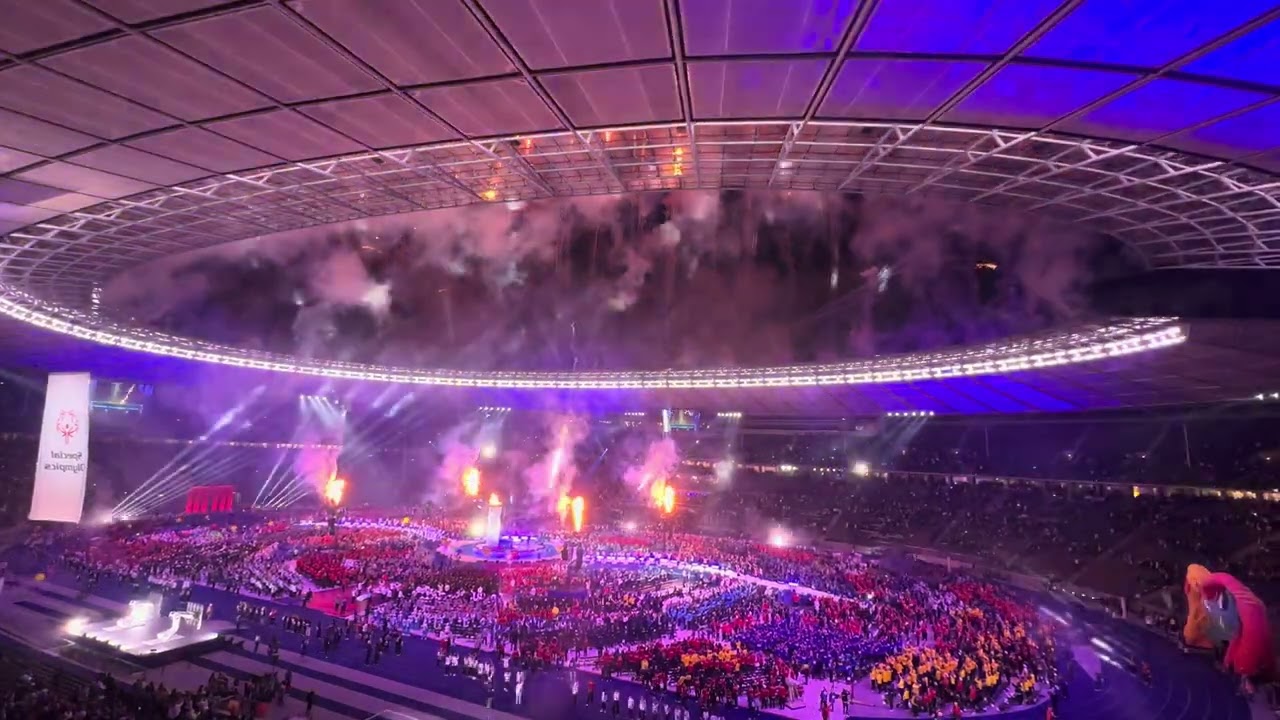 Eröffnungsfeier Special Olympics Berlin 2023 Feuerwerk Olympiastadion