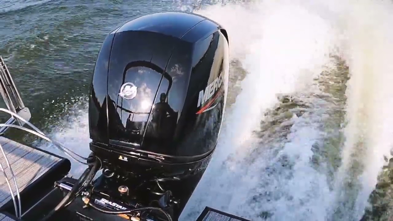 We tested the 2022 Viaggio Lago pontoon boat!