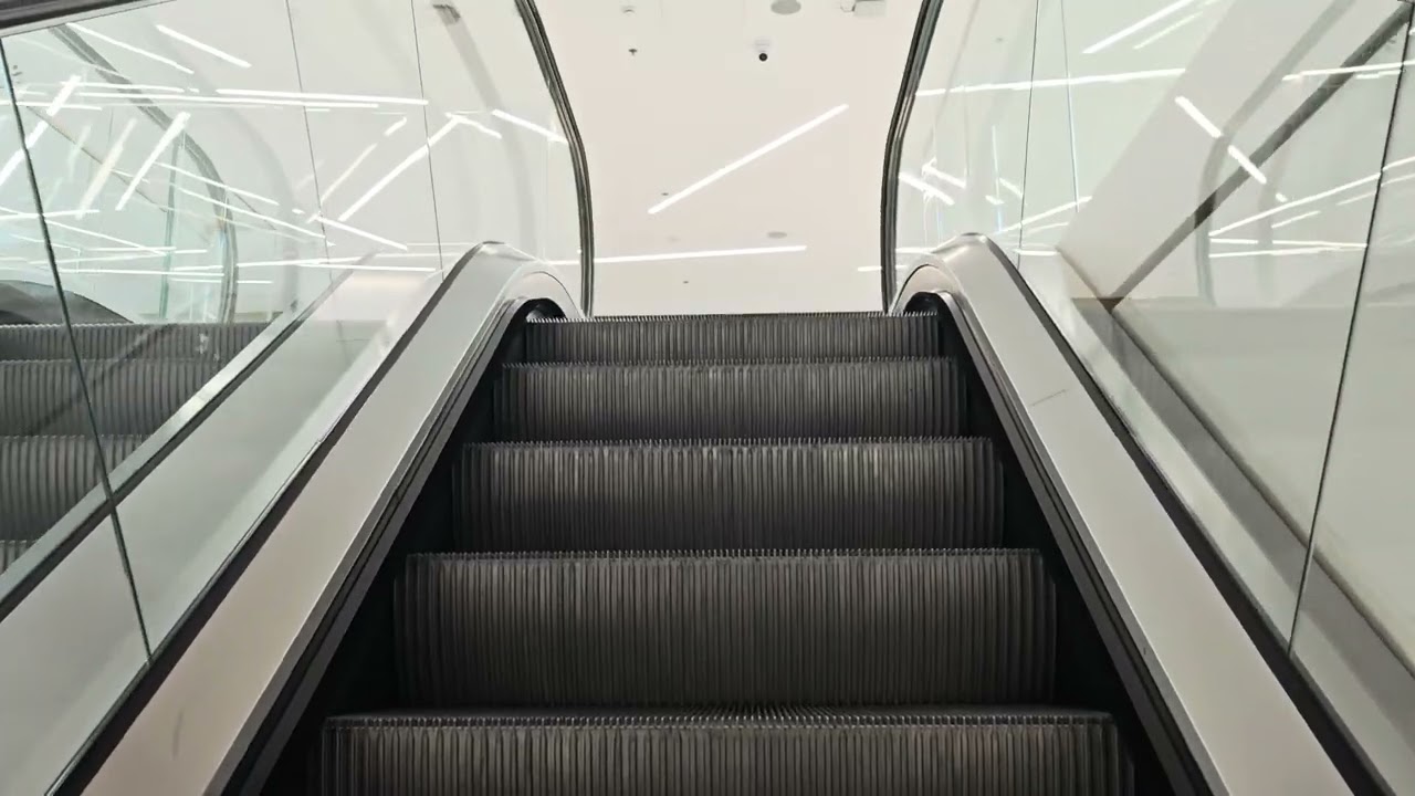 Hungary, Budapest, GOBUDA Mall, 2X escalator