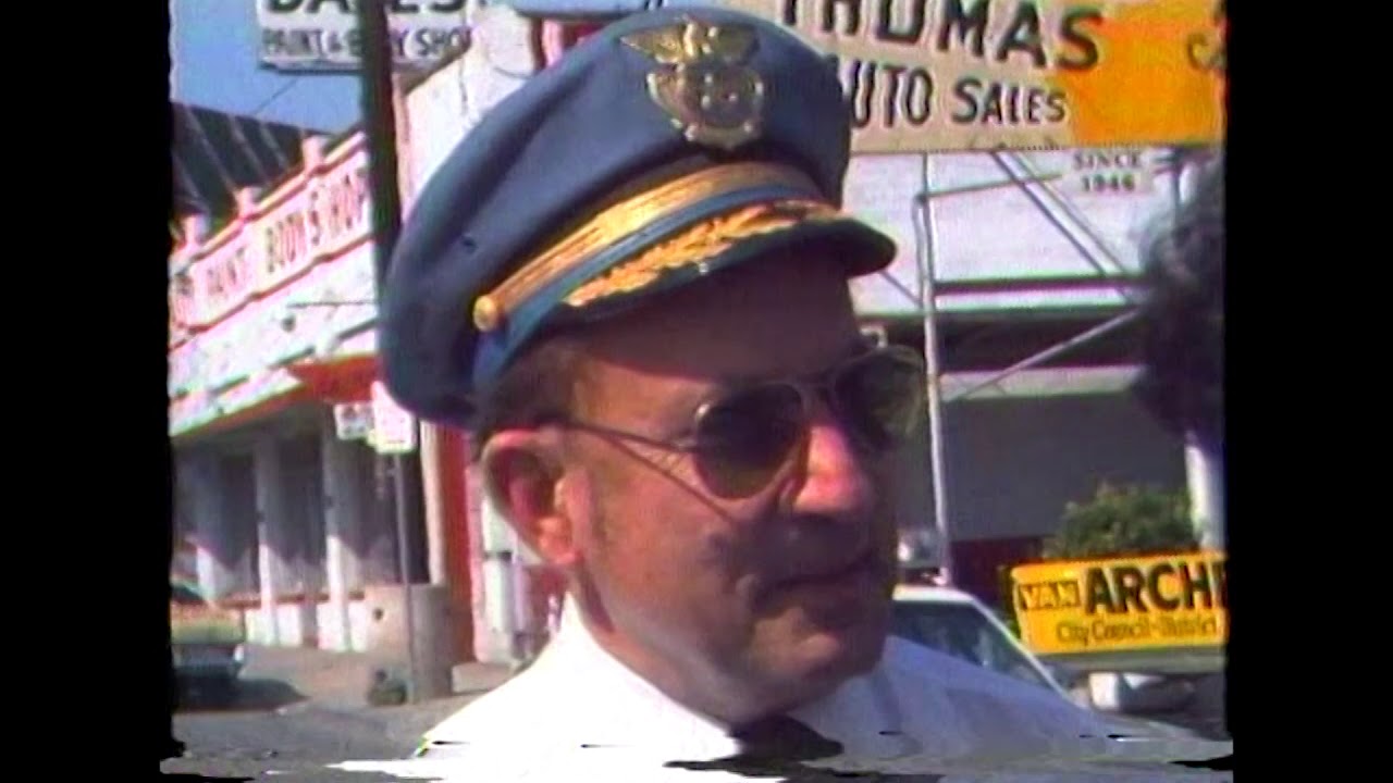 KENS 5 questions police chief on knowledge of sniper at Battle of Flowers Parade in 1979