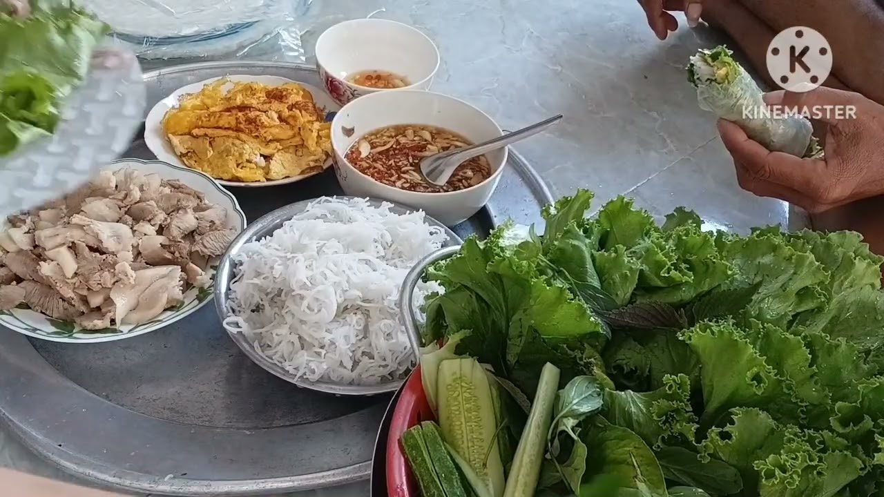 Cuối Tuần Em Làm Món Thịt Cuốn Và Trứng Cuốn Bánh Tráng Em Mời Ông Bà Cô Chú Và Anh Chị Em Cùng Ăn 