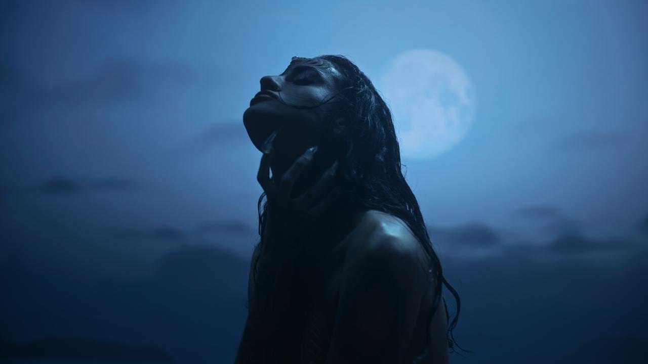 DAY LIMNS - TSUNAMI (Visualizer Oficial)