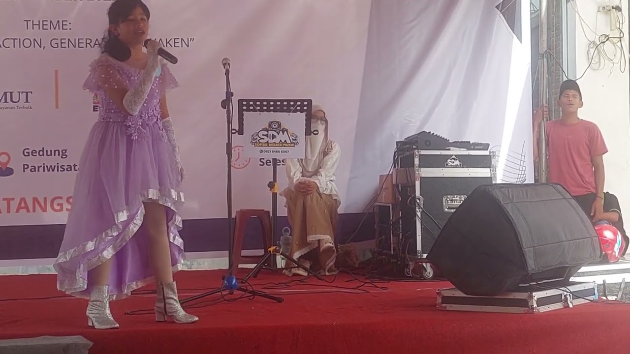 Lomba vokal solo memperebutkkan piala walikota Siantar