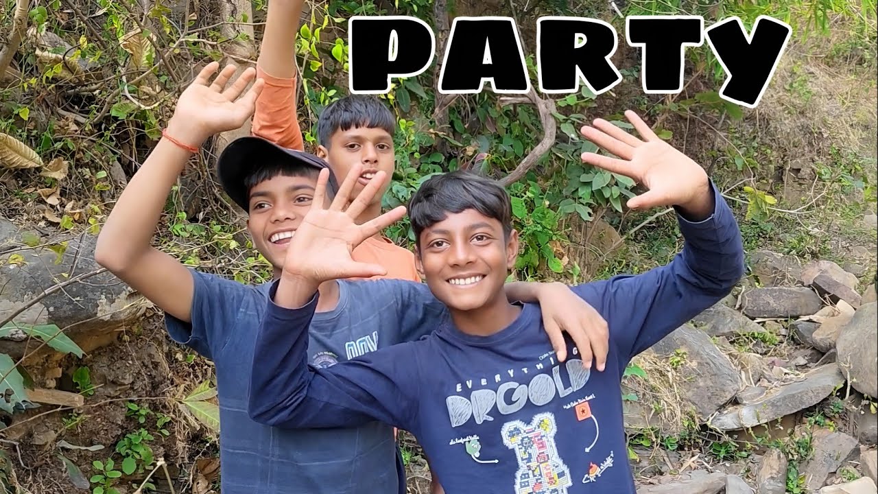 Gaon ka party 😅