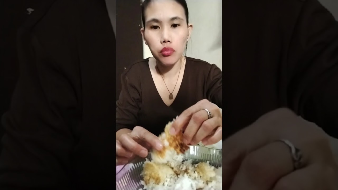 Lato at kanin na bahaw na may suka at sili sapat na Ang agahan