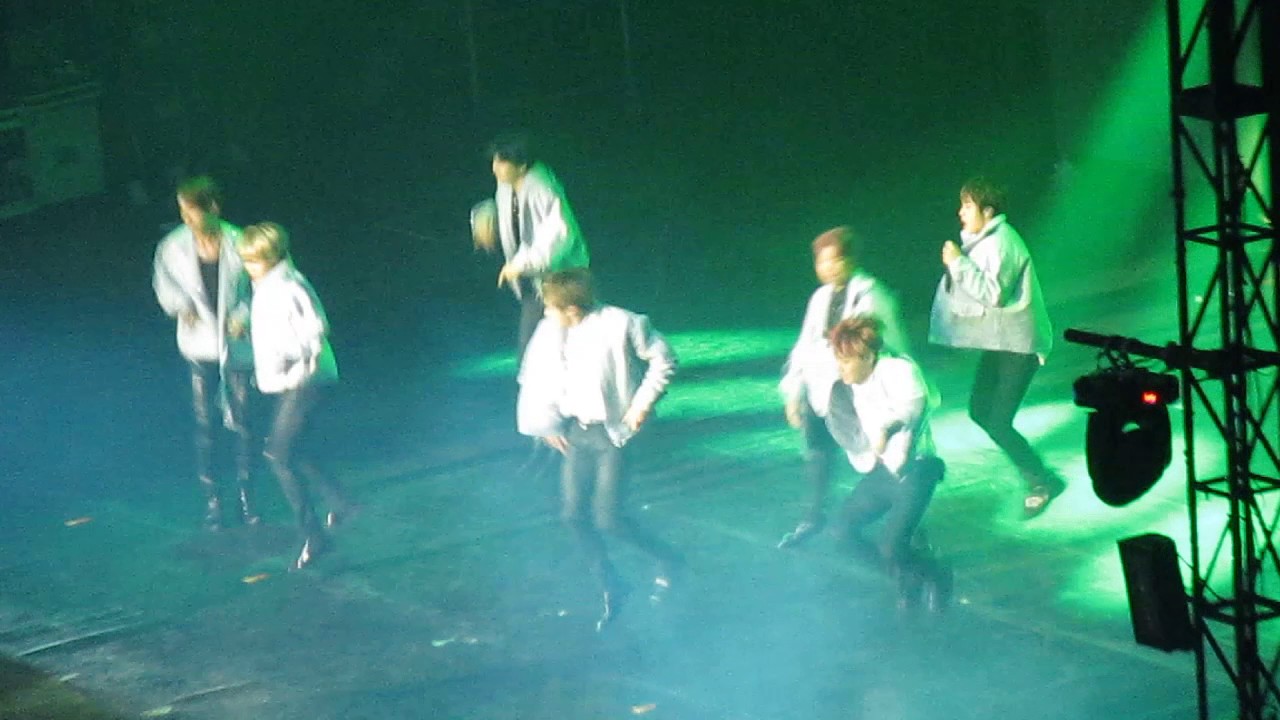170311 BTS The Wings Tour in Chile - Am I wrong