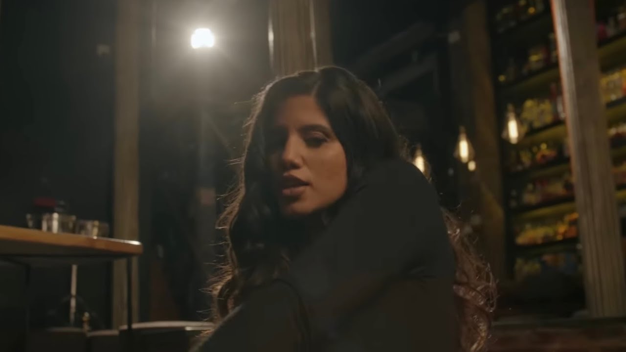 Melanie Santiler - DEJA LA SONSERA (Official Video)