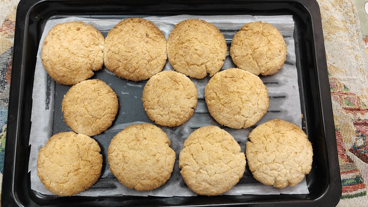 crunchy bites , coconut cookies , home made cookies #apinchofpassion@ziyasibi