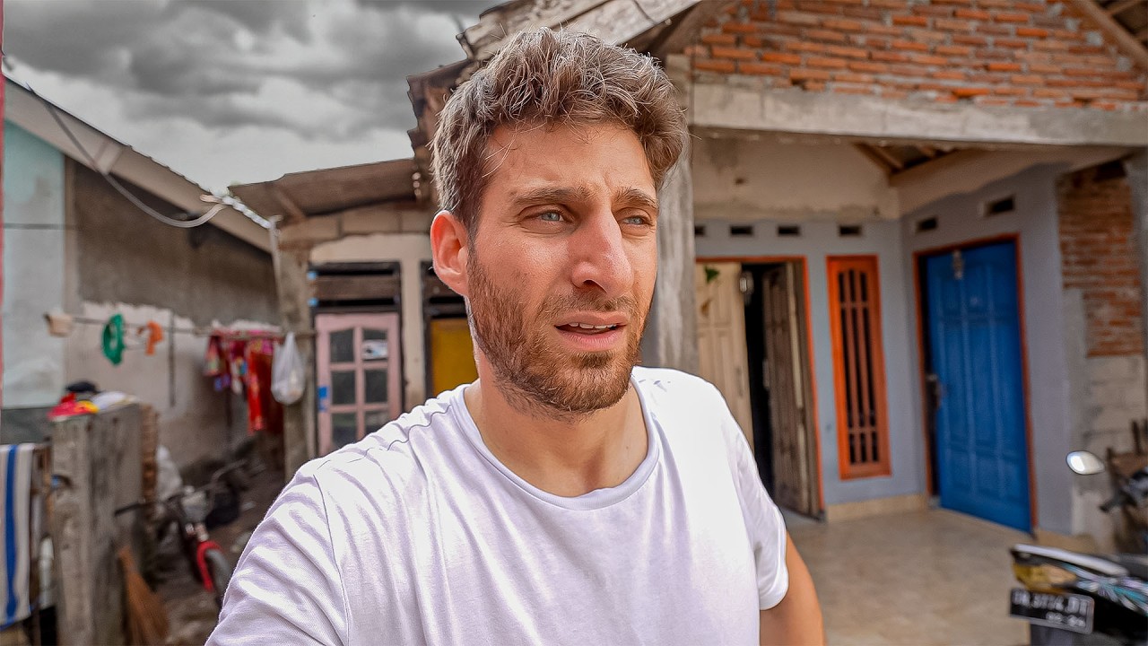 Vivere con 100€ AL MESE - SONO ENTRATO IN CASA di una famiglia POVERA in Indonesia