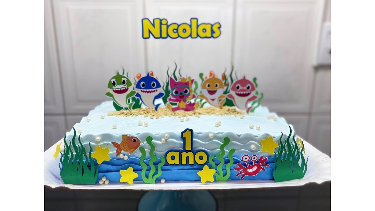 BOLO BABY SHARK COM EFEITO DE ONDAS