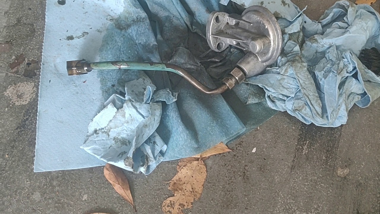 1963 AUSTIN HEALEY SPRITE RESTORATION BEGINS (changing oil and looking over car)