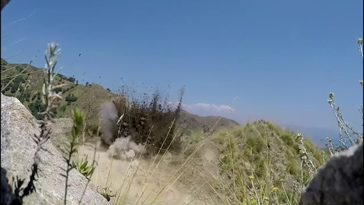 Video del brillamento di bomba inglese della seconda guerra mondiale