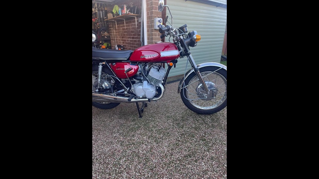 Kawasaki H1 500 1970 arrival and a quick start.