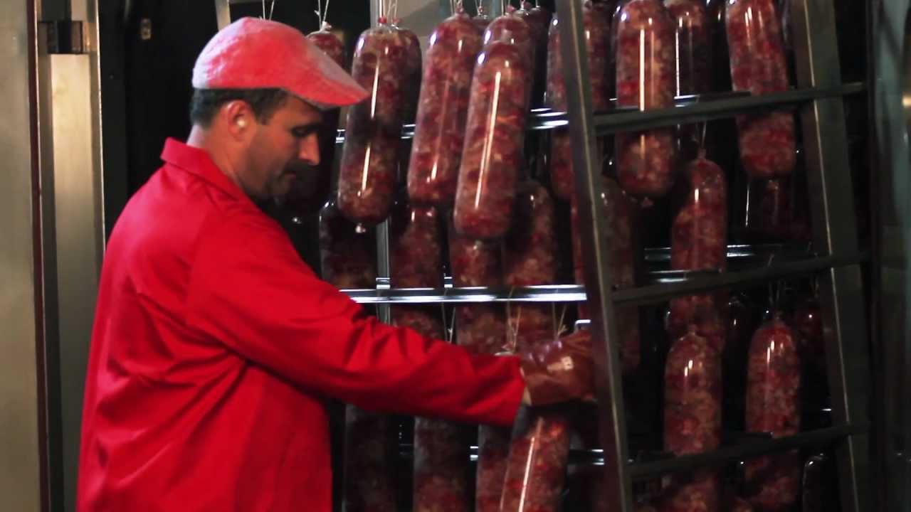 Cum se fac mezelurile la Agra's