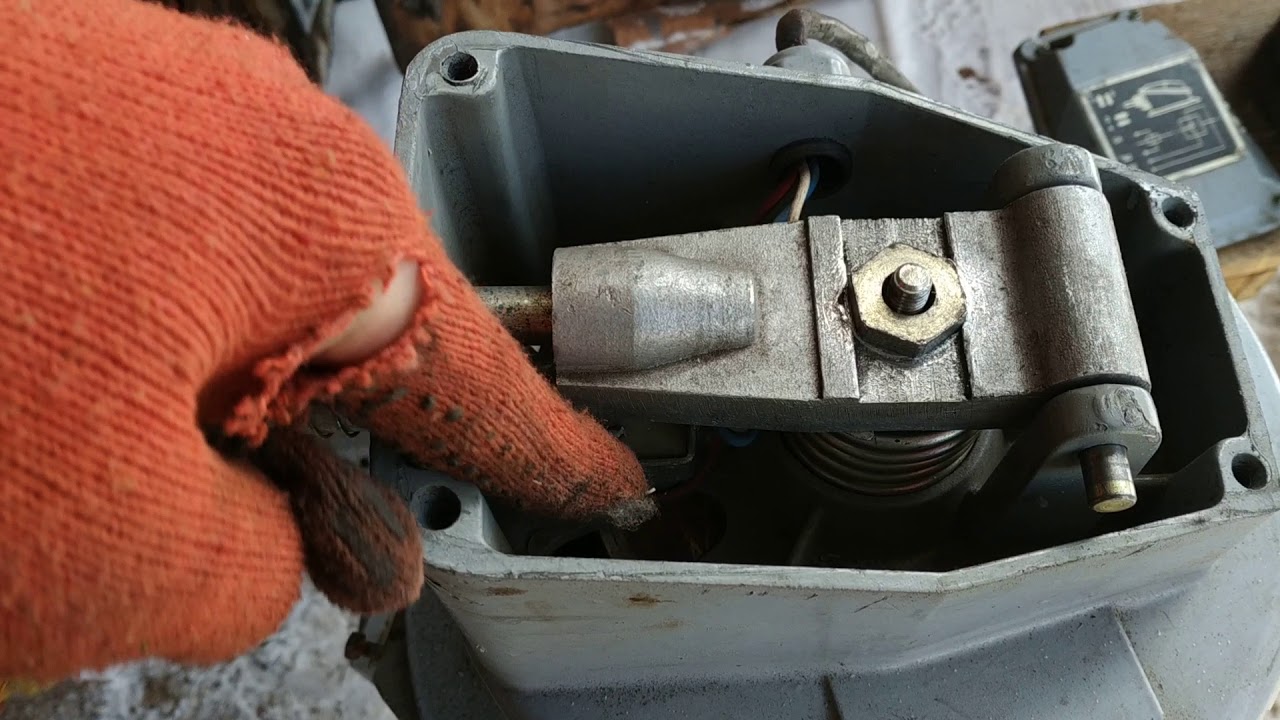 Башенный кран FO-23. Регулировка тормоза поворота