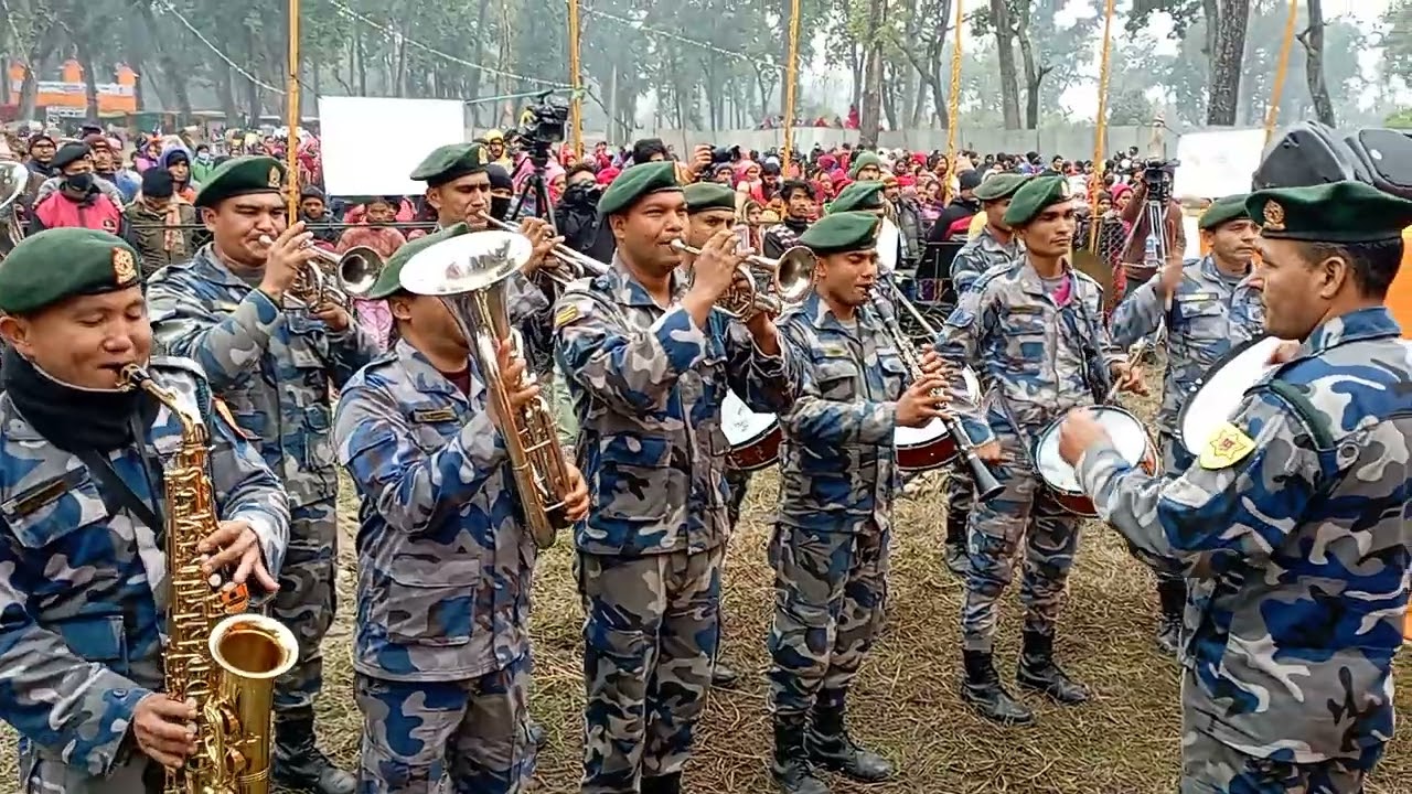 सशस्त्र प्रहरीले बजाए यस्तो धुन