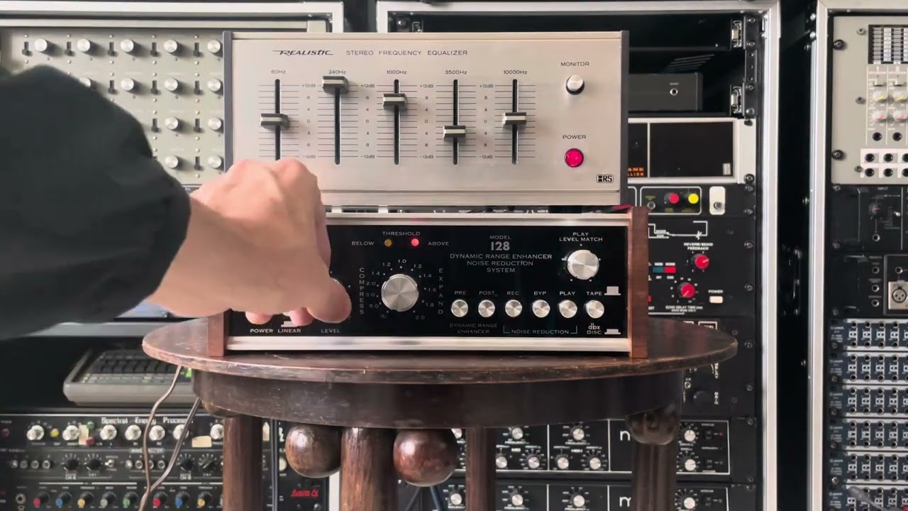 11/22/23 (demo) DBX 128 as oscillator and beat annihilator + Realistic 31-1986 (Logic: Crate Digger)