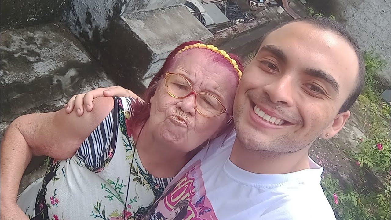 Ik ging op bezoek bij mijn geliefde grootmoeder en ik had veel plezier en ontspanning!!!!!🫅🏻🧓🏻💓💓💓💓