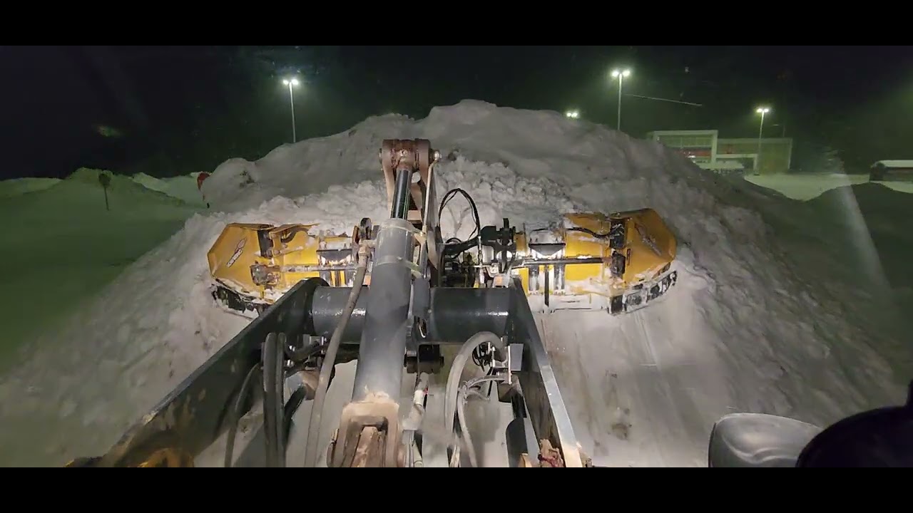 Snow Removal  Johndeere 344.