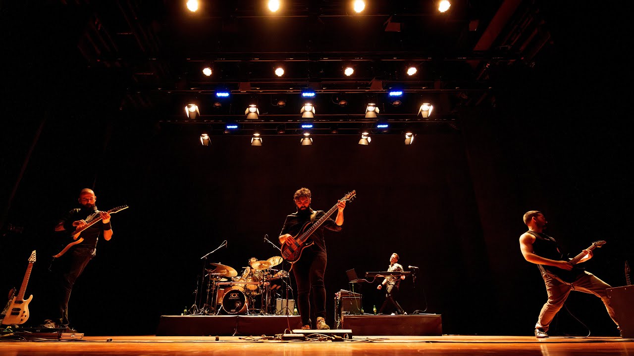 CARONTE // Live in Porto