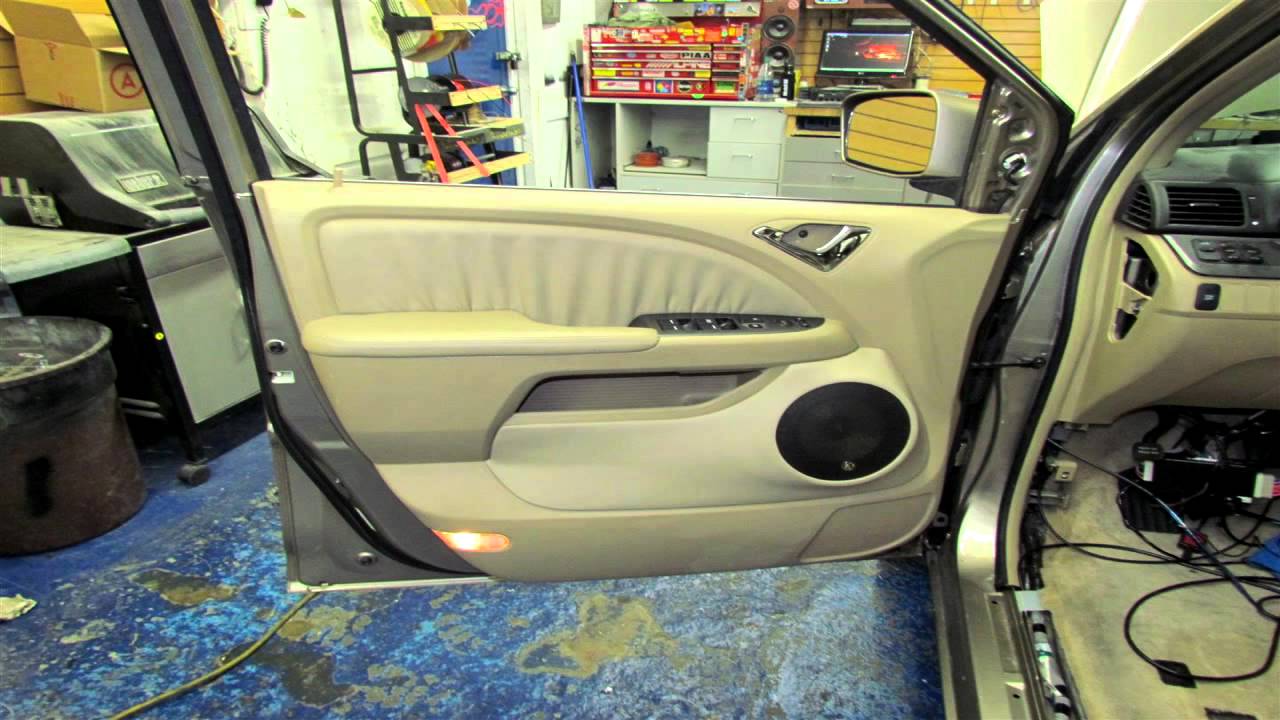 Pimped  2005 Honda Odyssey featuring Kenwood DNX7190HD