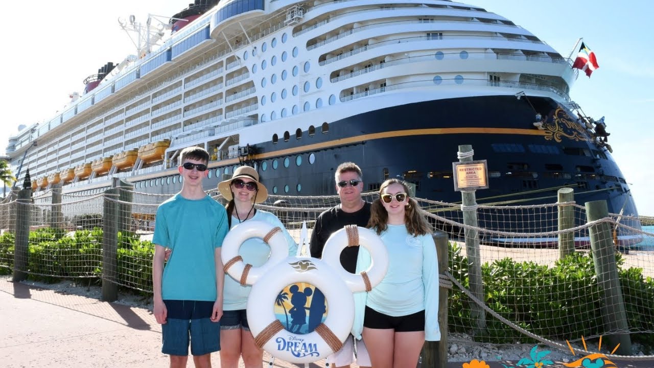 Disney Dream Very Merrytime Cruise! Day 2: CastAway Cay