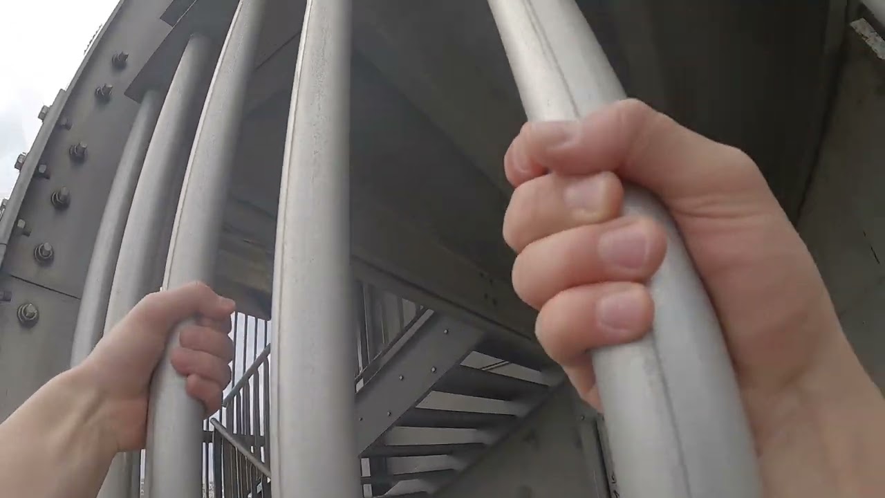Buildering climbing 90m tower