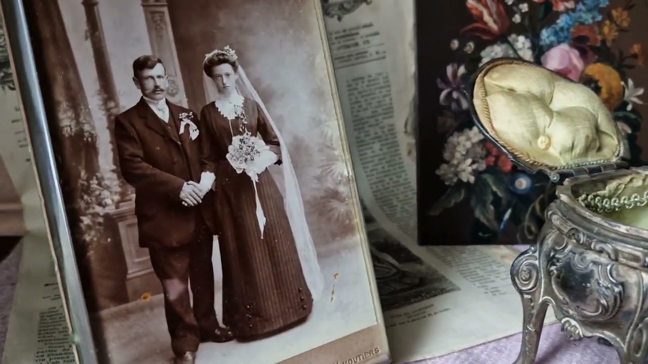 Antique Christmas gift ideas for that special Woman your life.