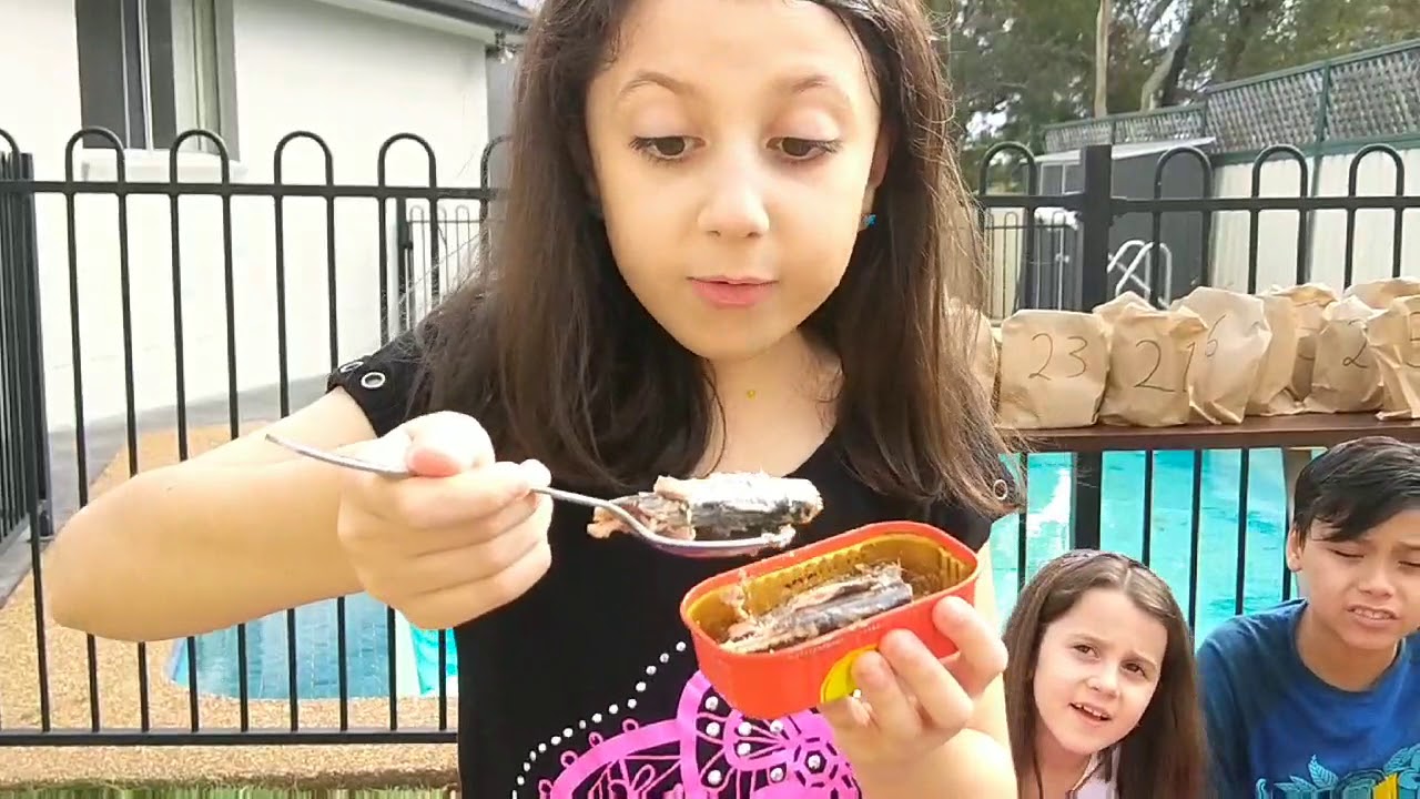 Eat it or Wear it Challenge (super messy)