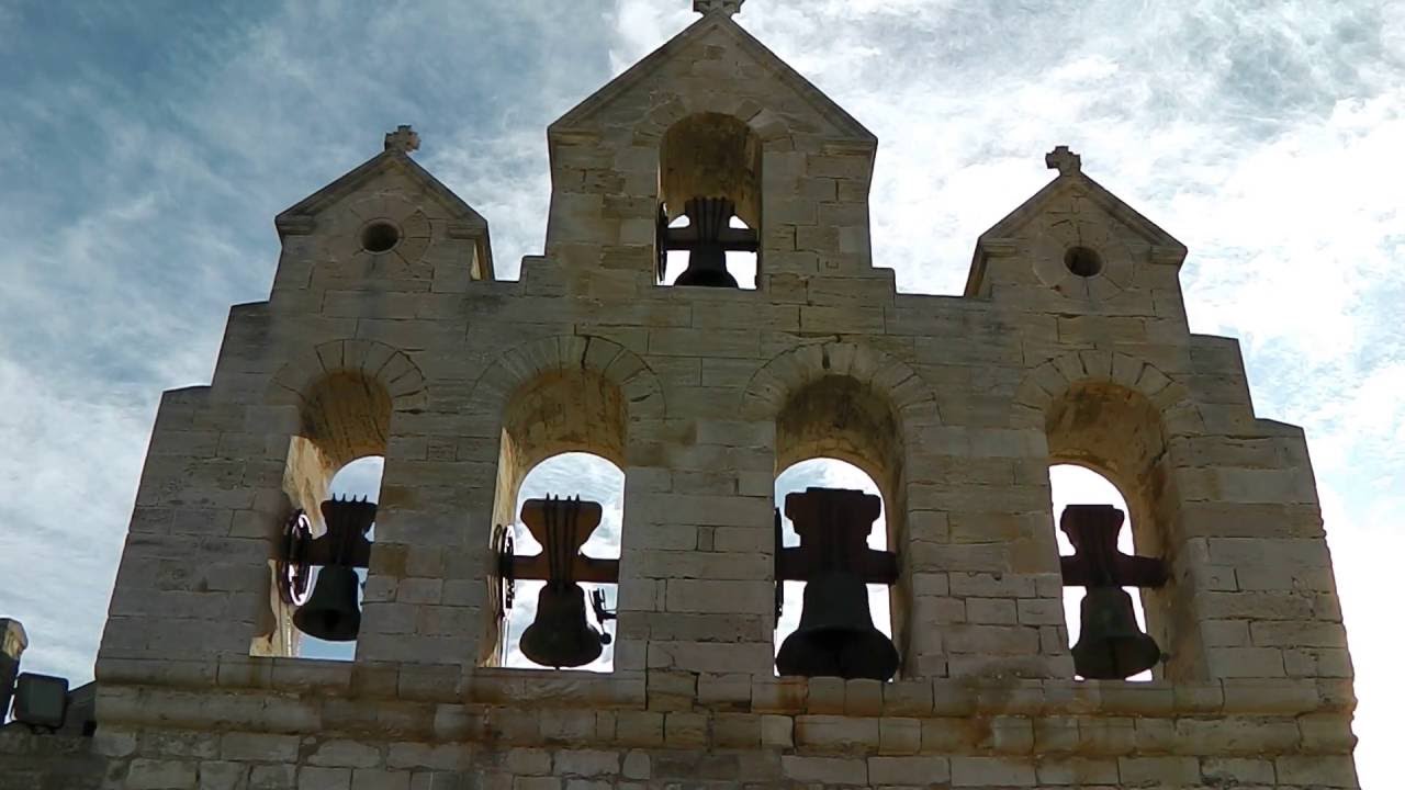 Cloches de l'église Notre-Dame-de-la-Mer des Saintes-Maries-de-la-Mer (plenum)