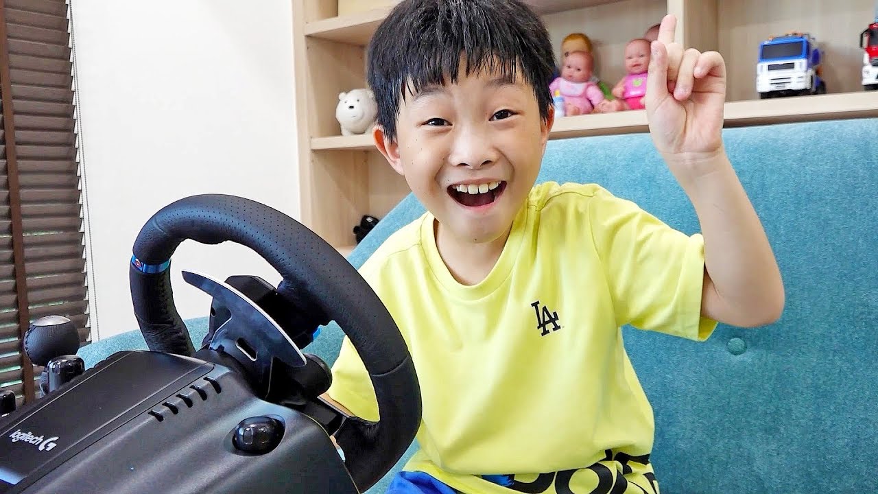 автомобильная игра с игрушечным грузовиком для детей Car Game Play with Power Wheels for Kids
