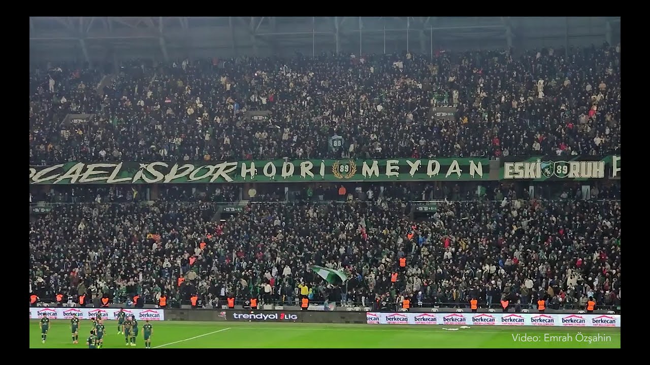 Kocaelispor 2-2 Bandırmaspor | Tribün Klibi #kocaelispor #bandırmaspor #taraftar