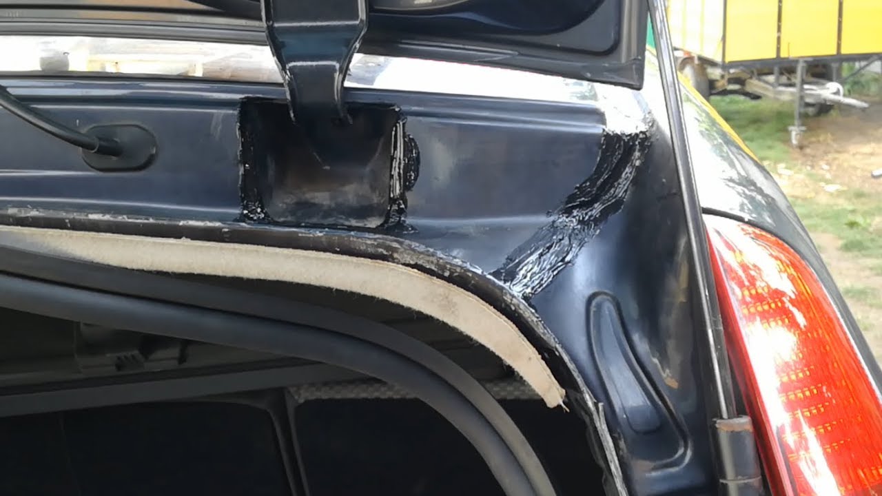 Apa in portbagaj Ford Focus mk2 - ploua in masina