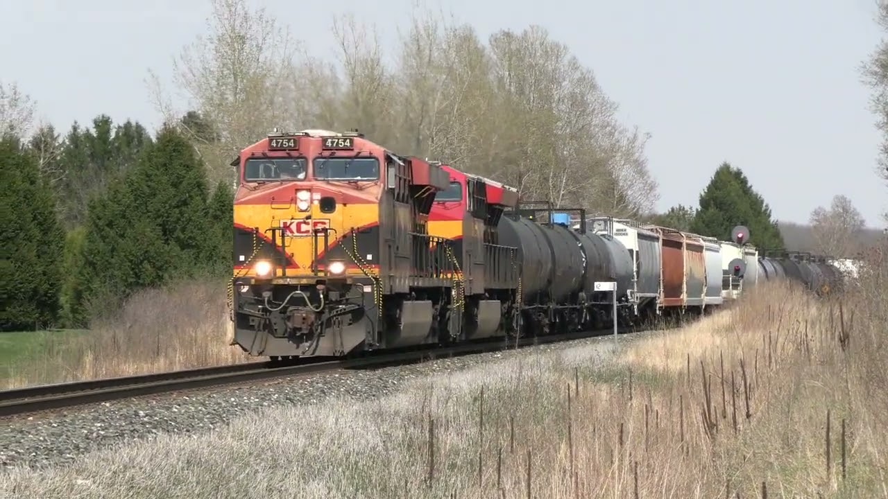 Trains in Southern Ontario - April 23, 2025