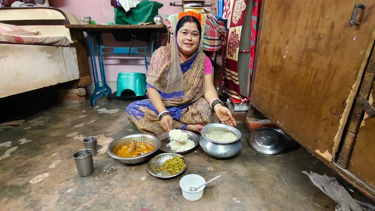 Jhinga aalu diye machher jhol aar chichinga bhaja/ঝিঙ্গা আলু দিয়ে মাছের ঝাল আর চ্ছিঙ্গা ভাজা 