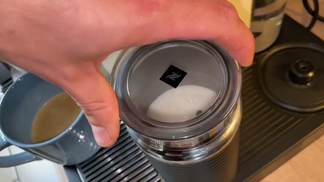 Cappuccino zubereiten mit DeLonghi Nespresso Citiz EN267WAE Kaffemaschine Anleitung