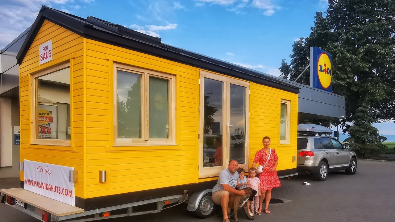 Cum e să călătorești cu o căsuță de 3.5 tone prin Europa, la cel mai mare festival de tiny house