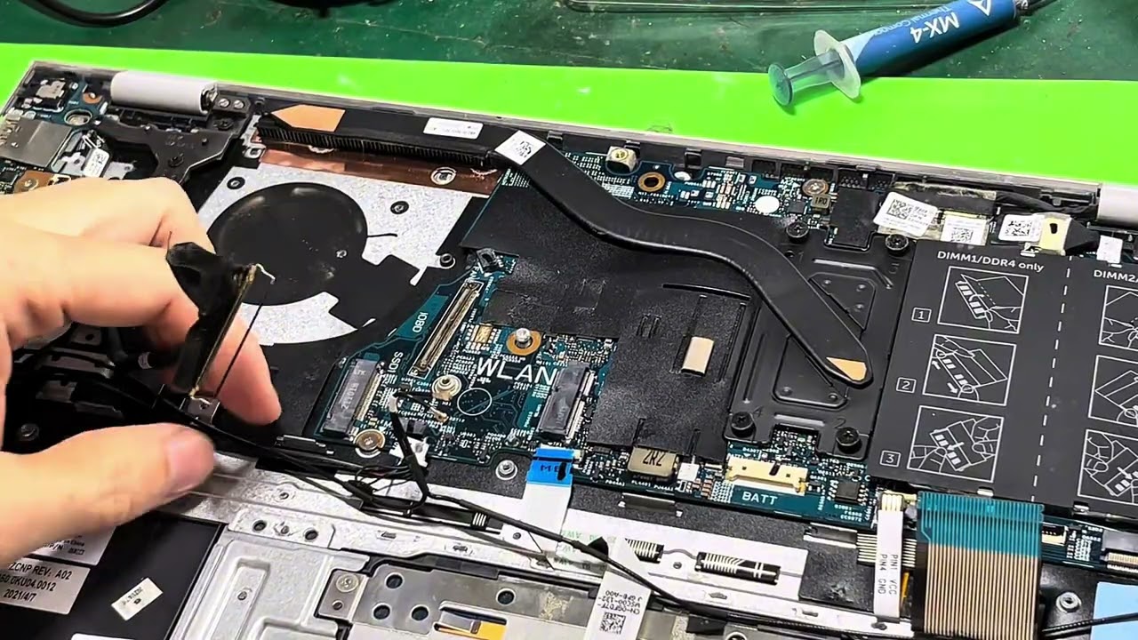 Пошаговая инструкция по разборке и ремонту клавиатуры ноутбука Dell Inspiron N5505A.
