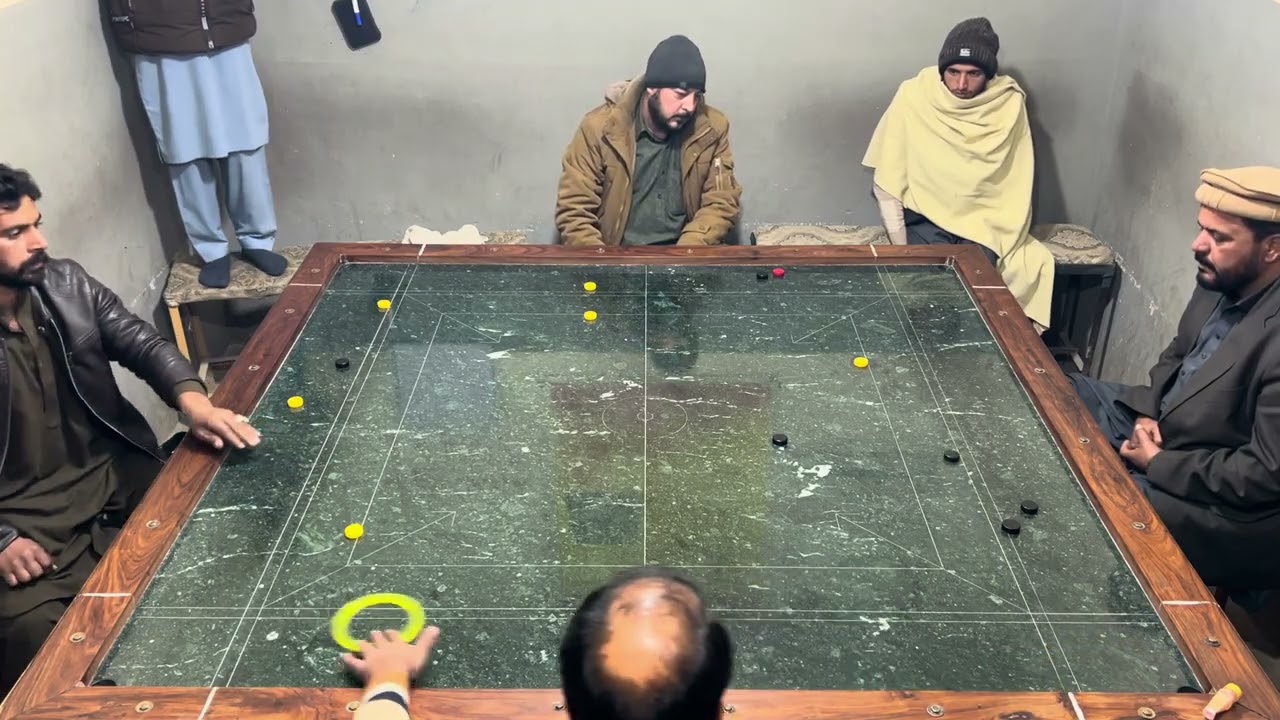 Fighting Carrom match #YouTubefight #CarromSkills #viralcarrom #carromboard #carromspirit 