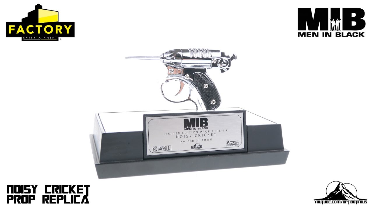 Men In Black NOISY CRICKET Prop Replica Video Review