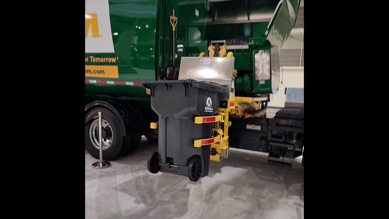 WasteExpo 2023 - Heil RevAMP Electric Automated Side Loader