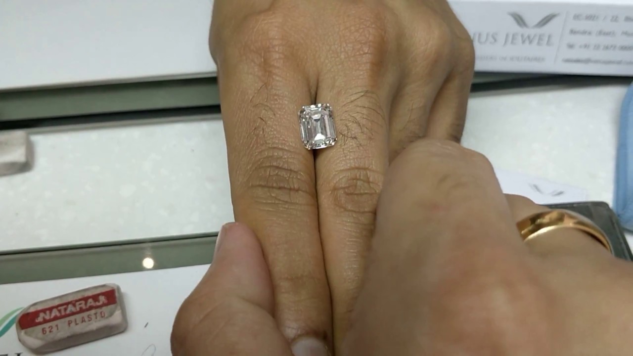 How big is a 5ct emerald cut diamond