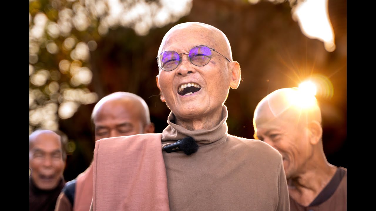 เพลง กราบลาพ่อ / ขับร้อง : ลูกหลานชาวอโศกดนตรี : วงฆราวาสคำร้อง/ทำนอง : เกียรติพงษ์ เหมวรานันท์